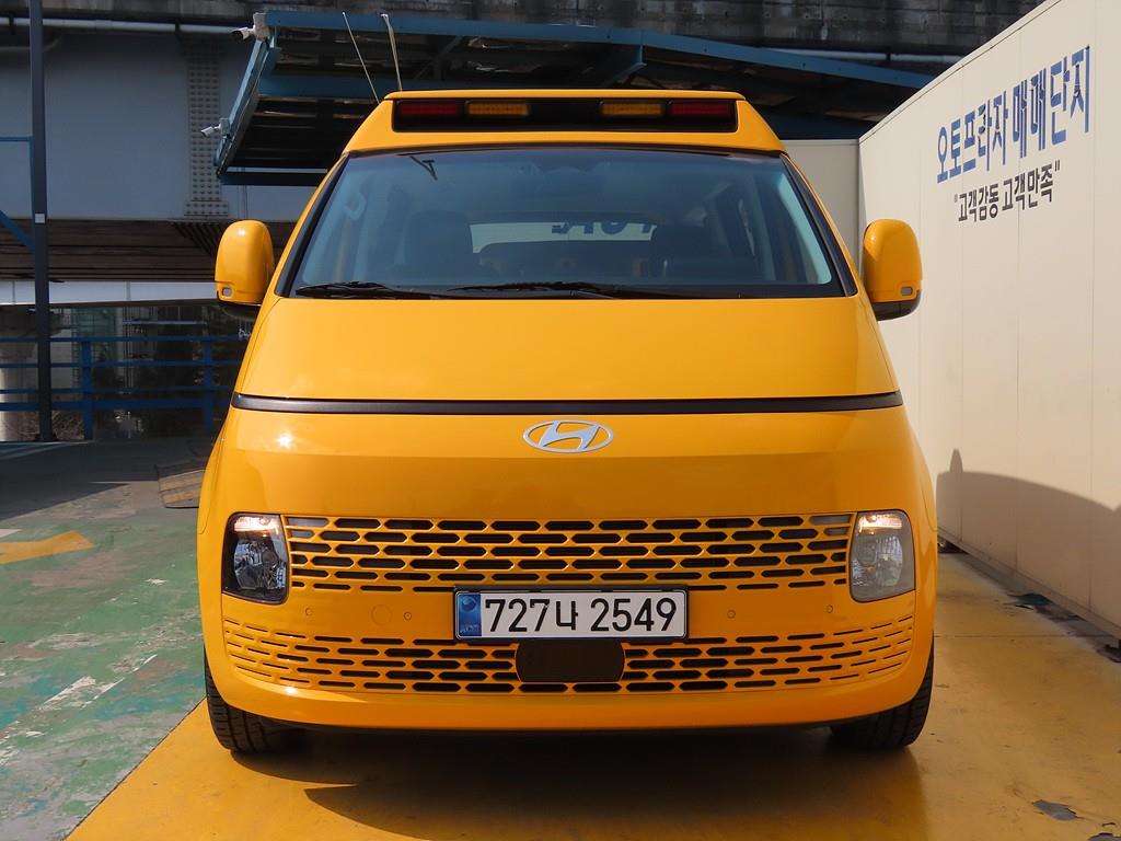 HYUNDAI Staria - Vista 2