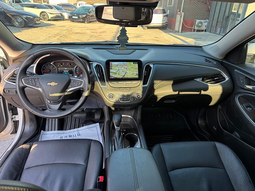 Chevrolet Malibu - Vista 10