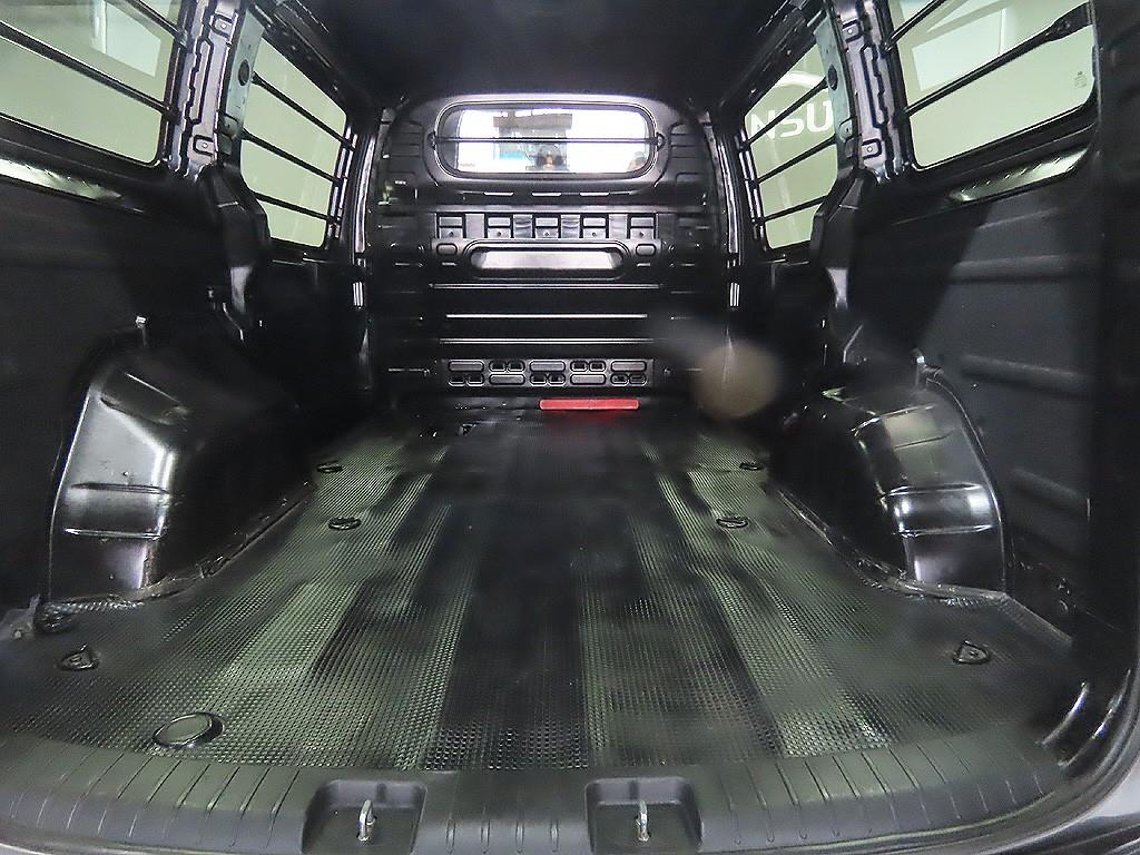 HYUNDAI Staria 2023 Negro - Importación desde Corea - HF Imports Iquique - Foto 8