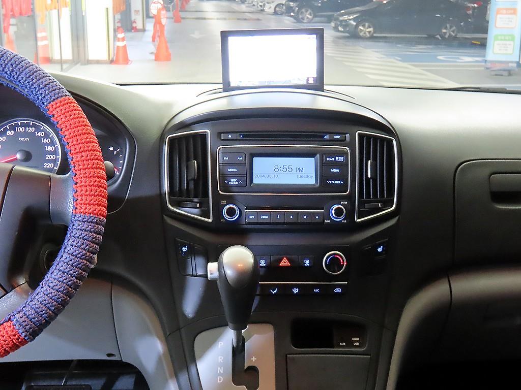 HYUNDAI Starex - Vista 11