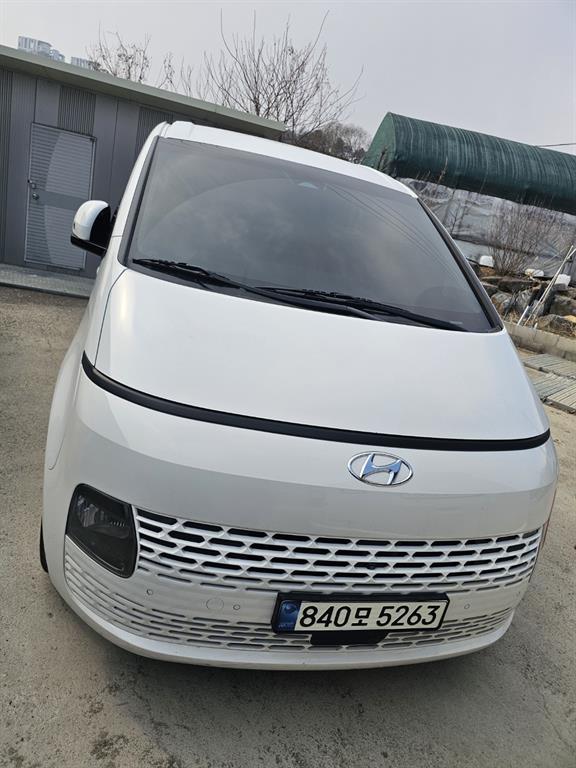 HYUNDAI Staria - Vista 2