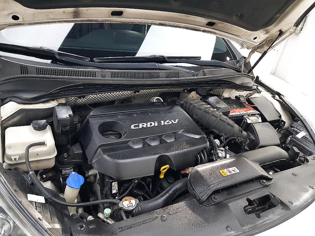 HYUNDAI i40 - Vista 6