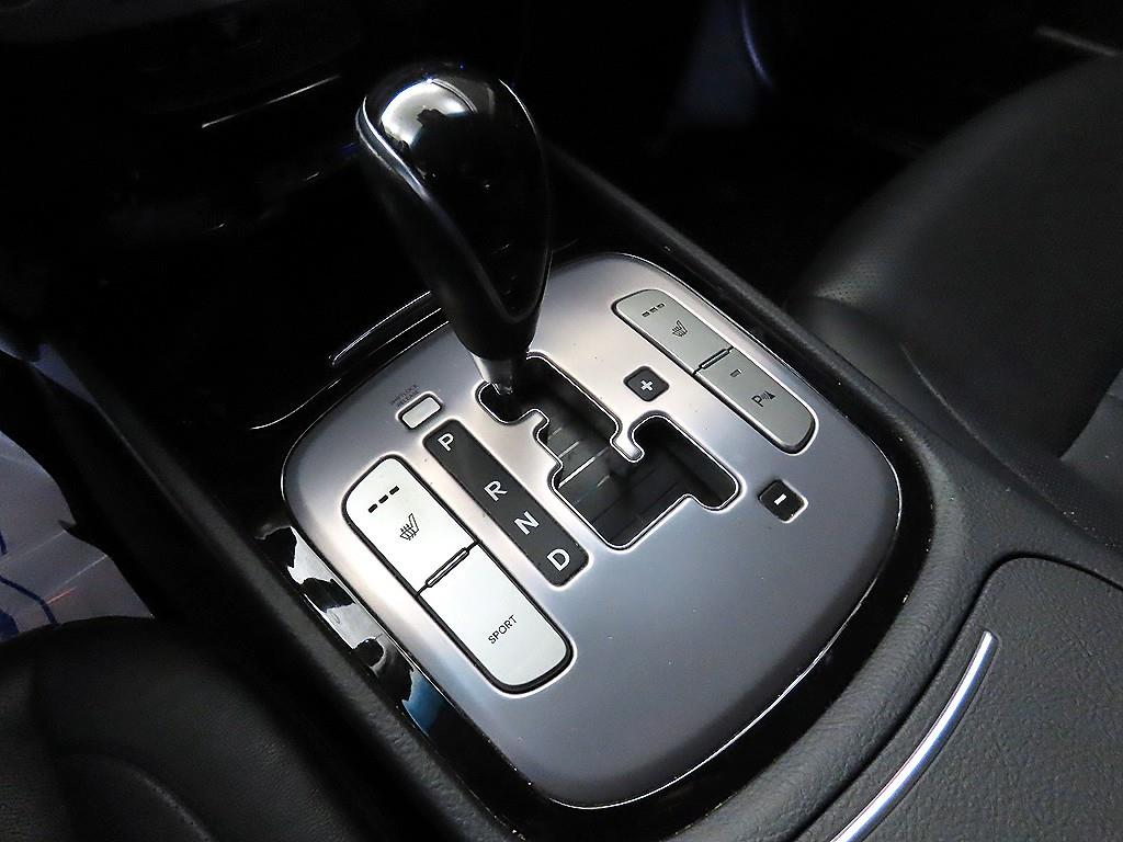 HYUNDAI Genesis - Vista 12