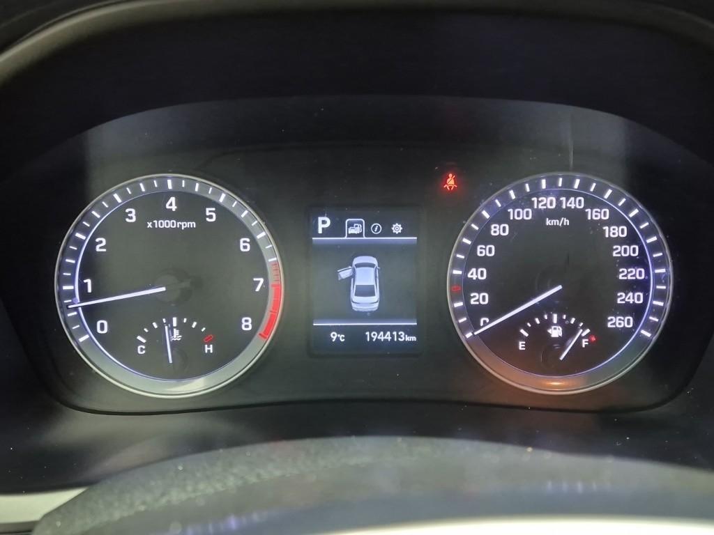 HYUNDAI Sonata - Vista 6