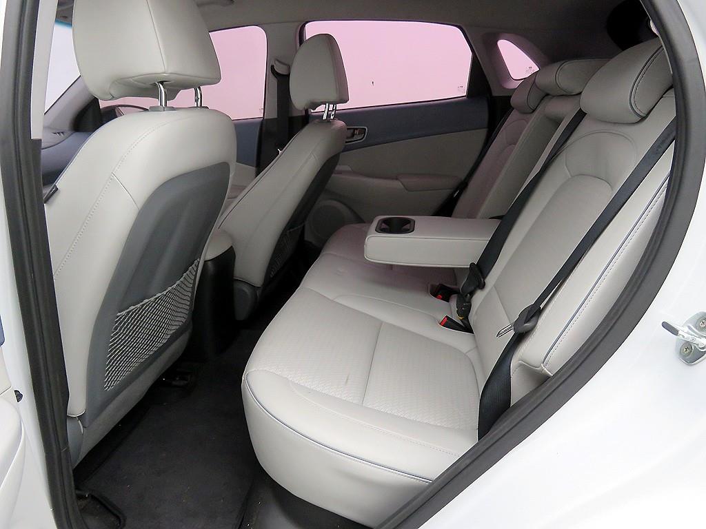 HYUNDAI Kona - Vista 8