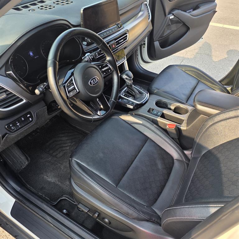 KIA Seltos - Vista 8