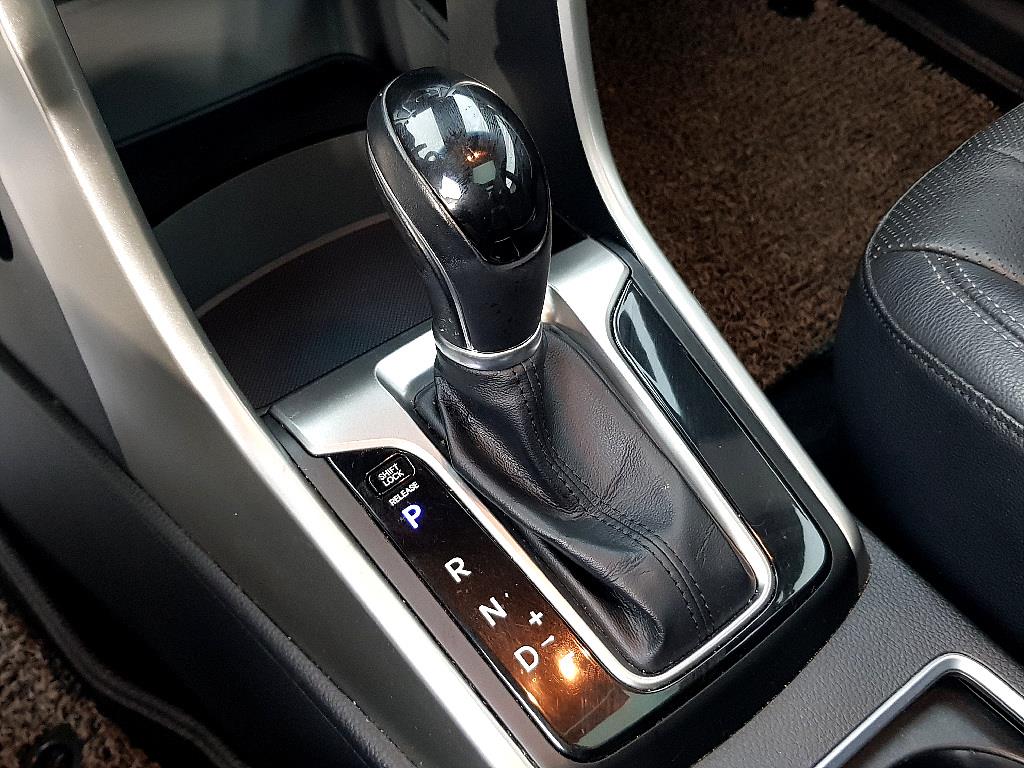 HYUNDAI i30 2016 Blanco - Importación desde Corea - HF Imports Iquique - Foto 14