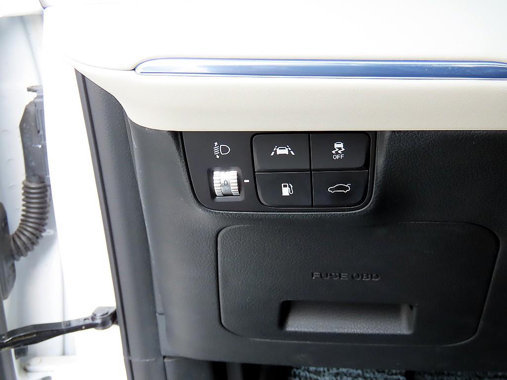 HYUNDAI Grandeur - Vista 12