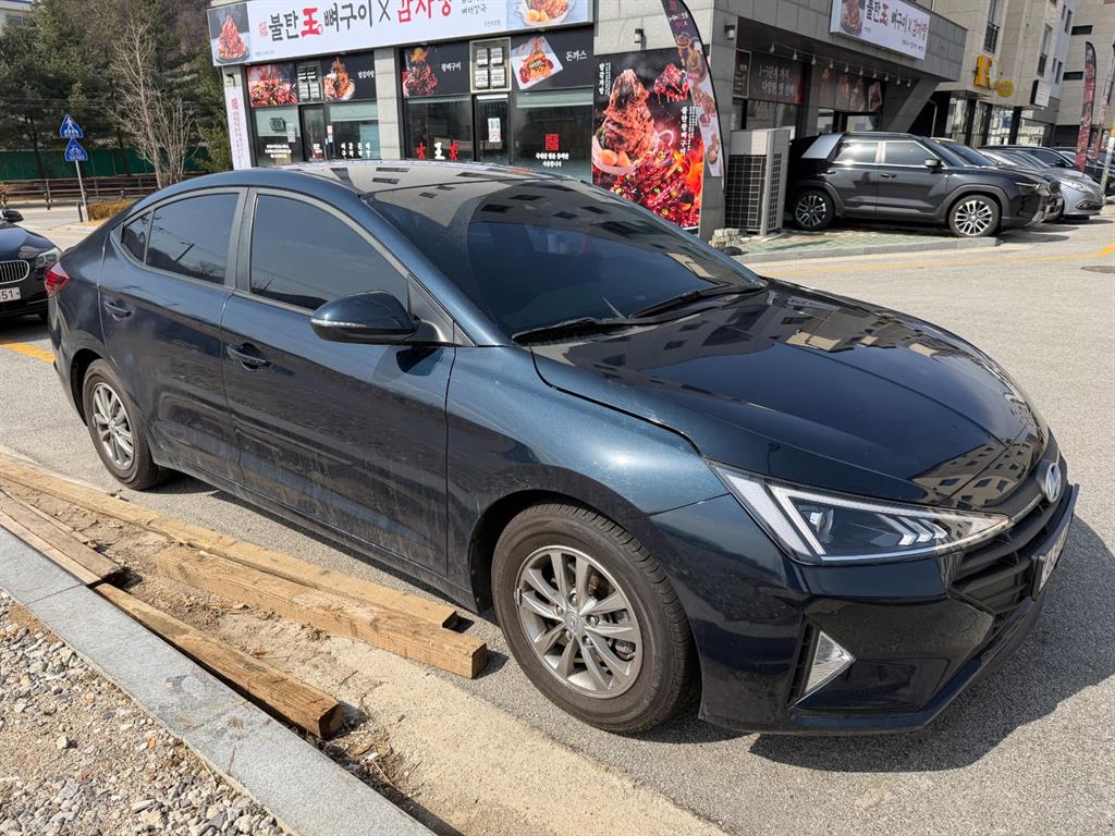 HYUNDAI Avante - Vista 4