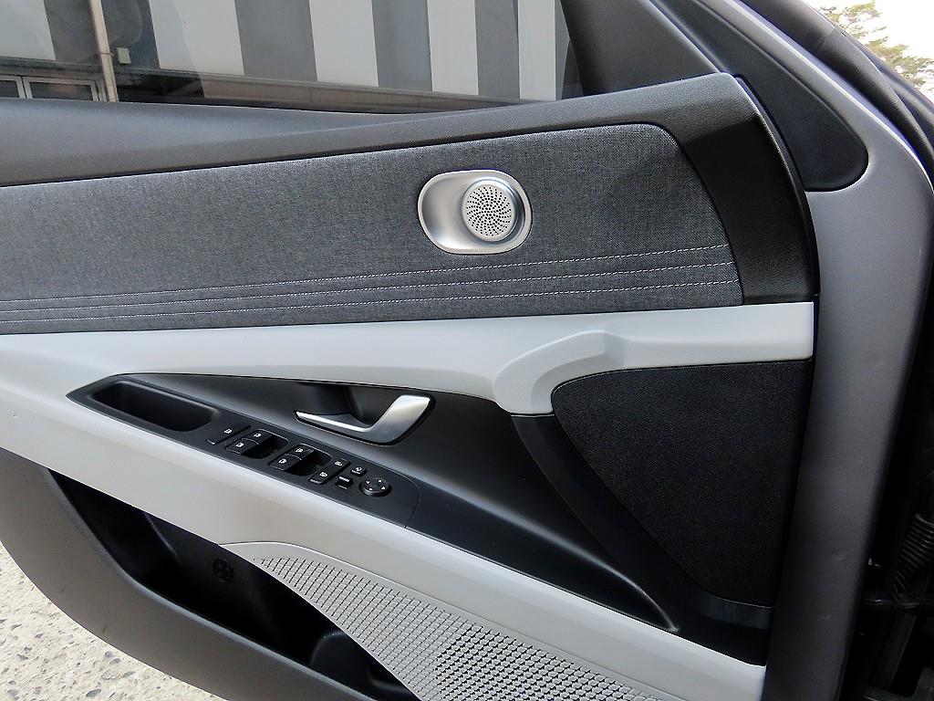 HYUNDAI Avante - Vista 11