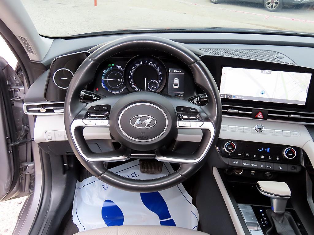 HYUNDAI Avante - Vista 8