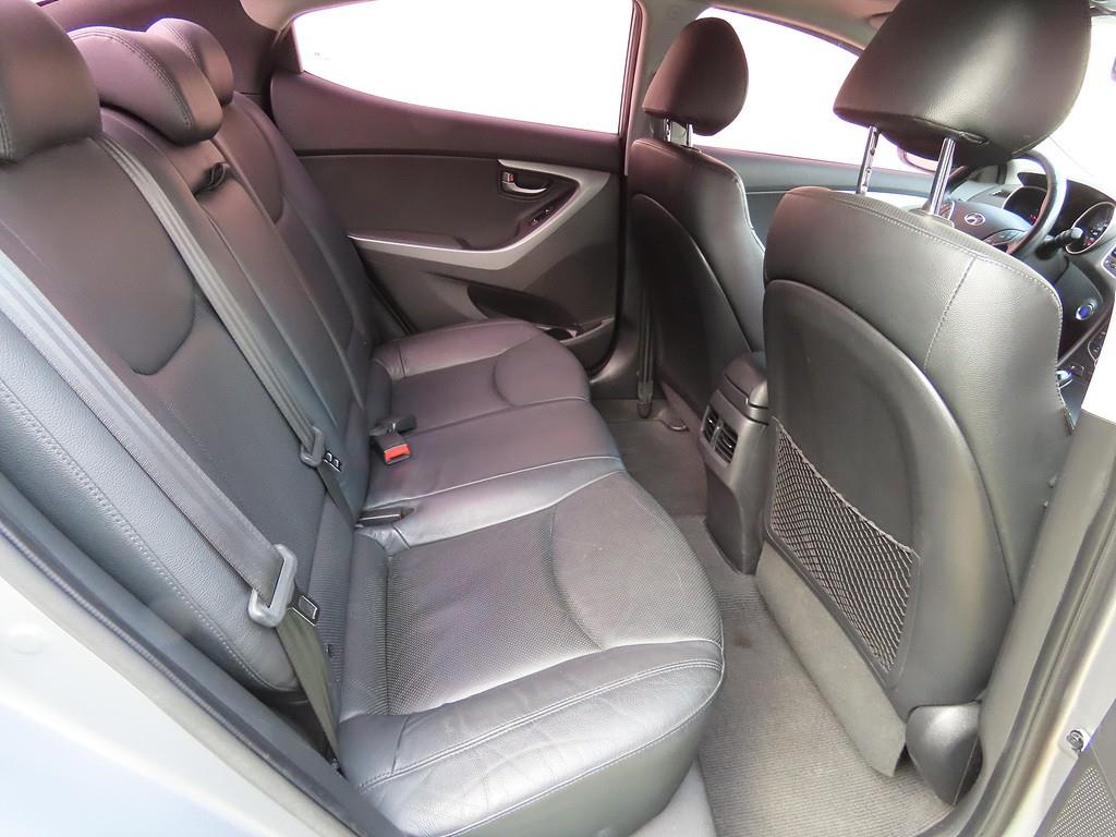 HYUNDAI Avante - Vista 7