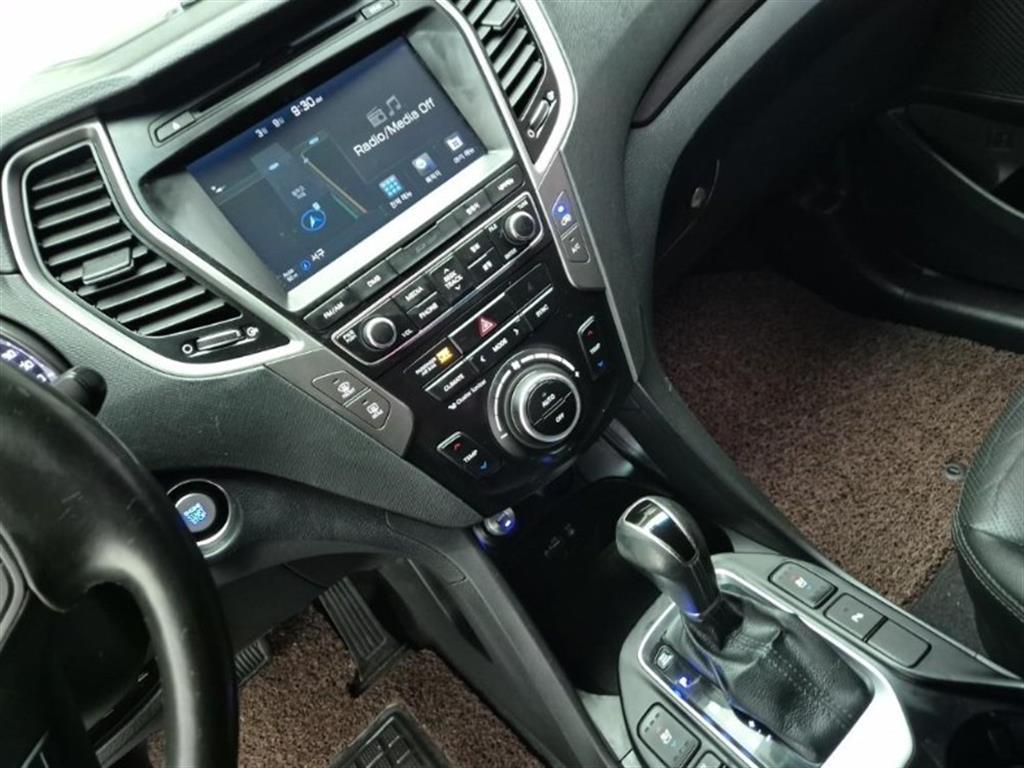 HYUNDAI Santa Fe - Vista 10