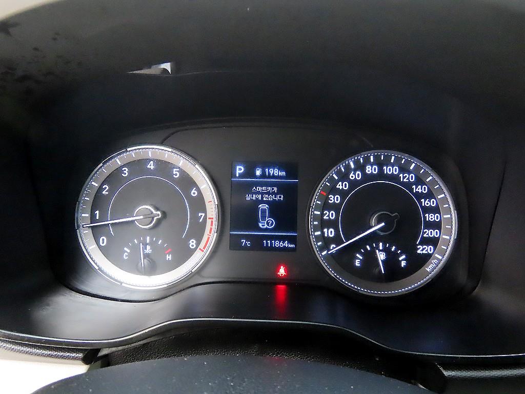 HYUNDAI Venue - Vista 9