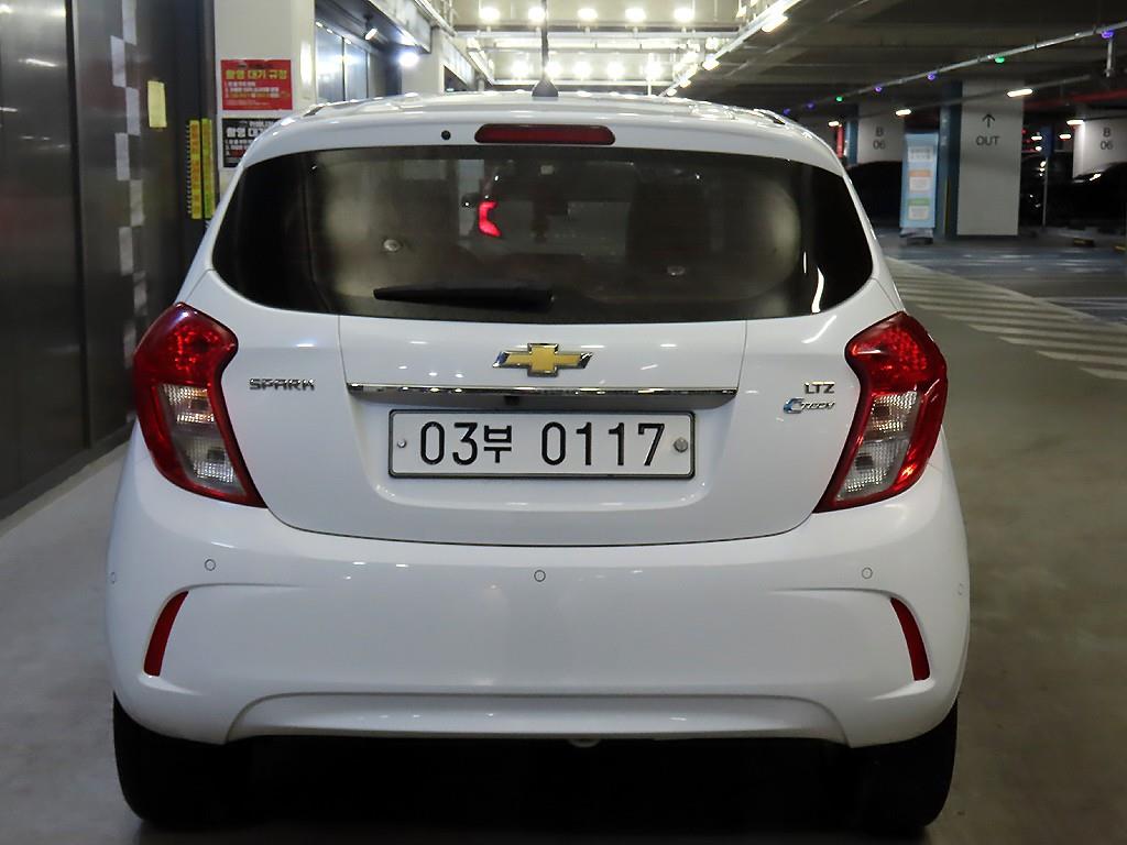 Chevrolet Spark - Vista 5