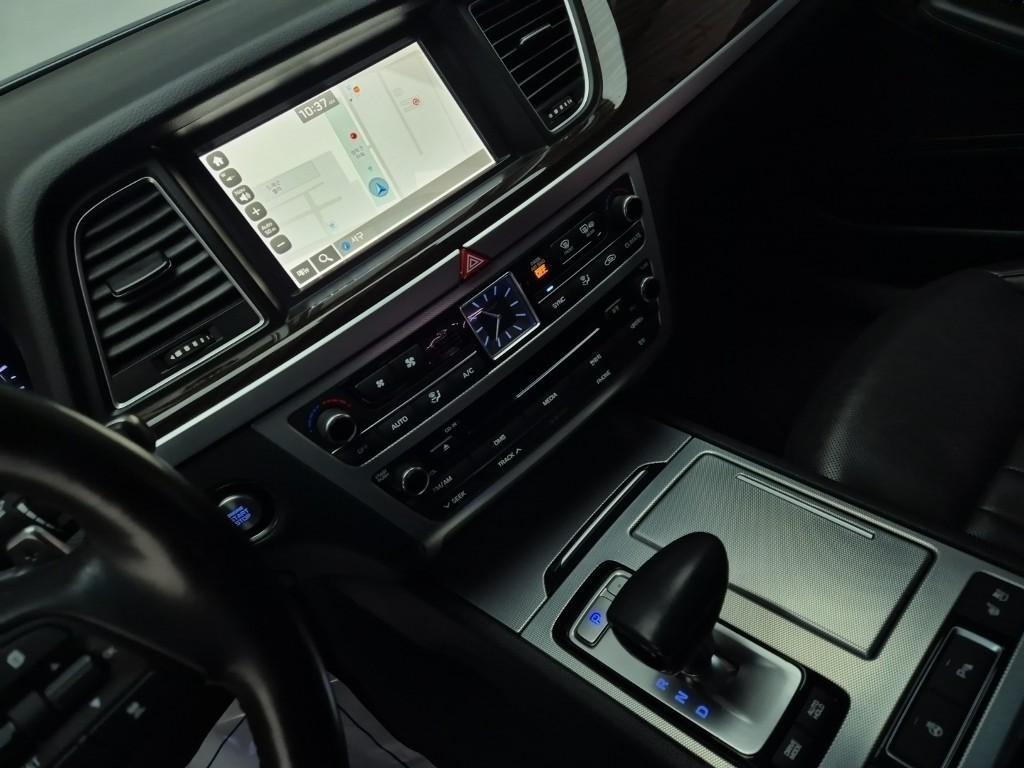 Genesis G80 - Vista 9