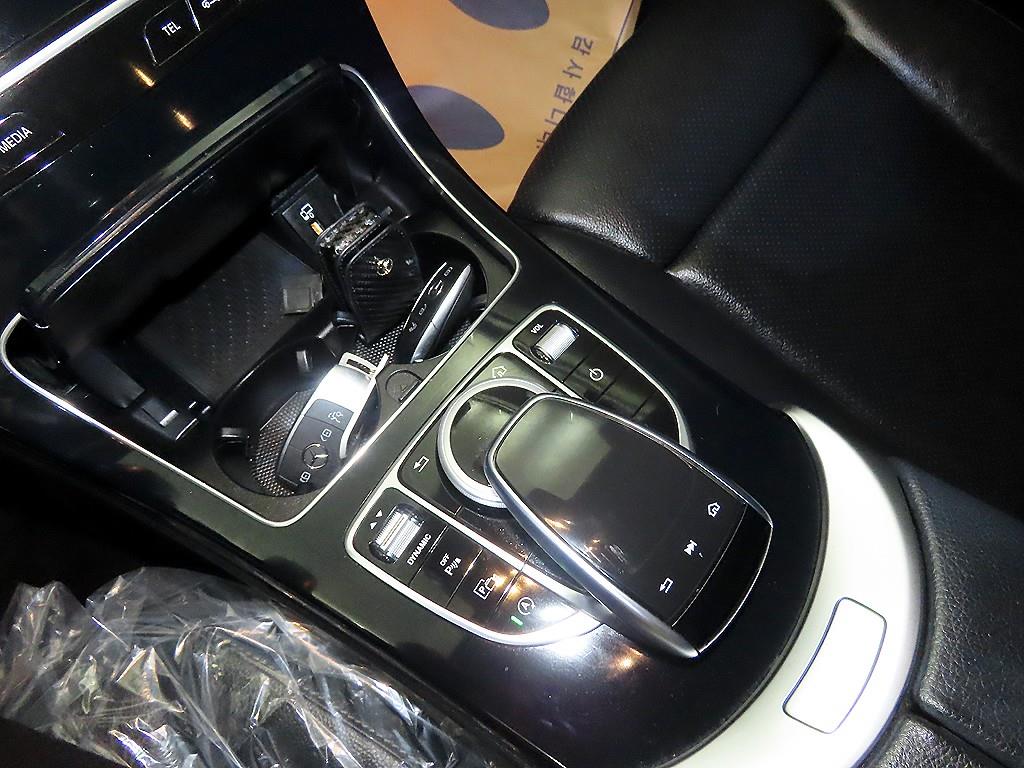 Mercedes Benz C Class - Vista 12