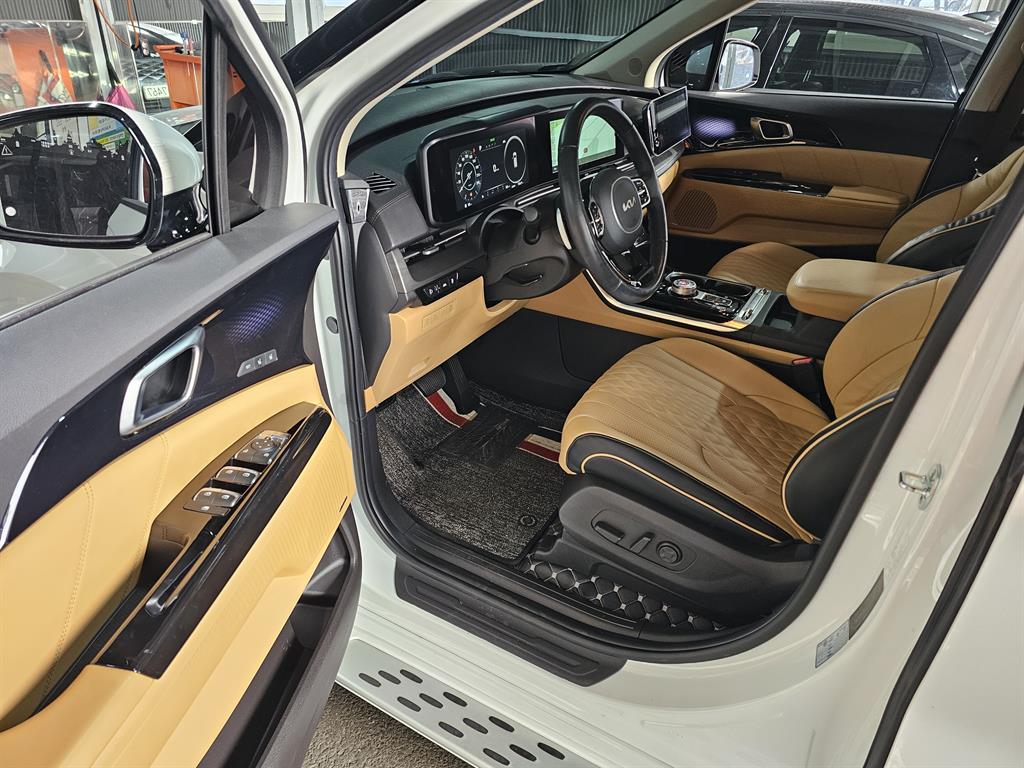 KIA Carnival - Vista 11