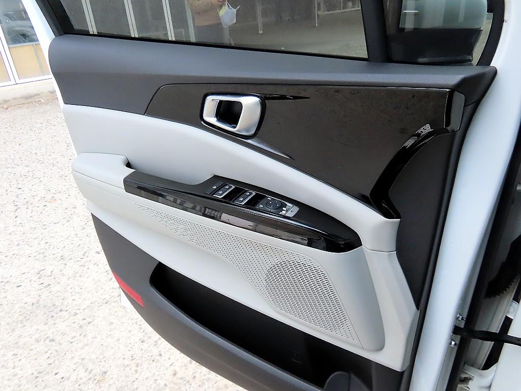 KIA Carnival - Vista 11