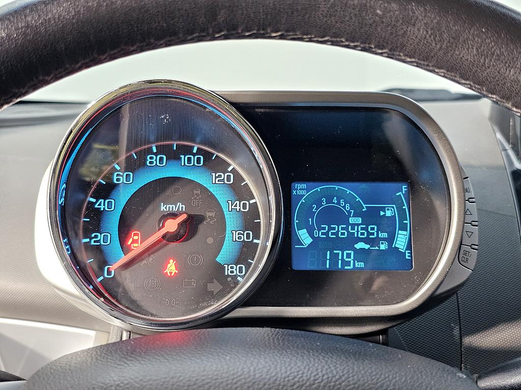 Chevrolet Spark - Vista 6