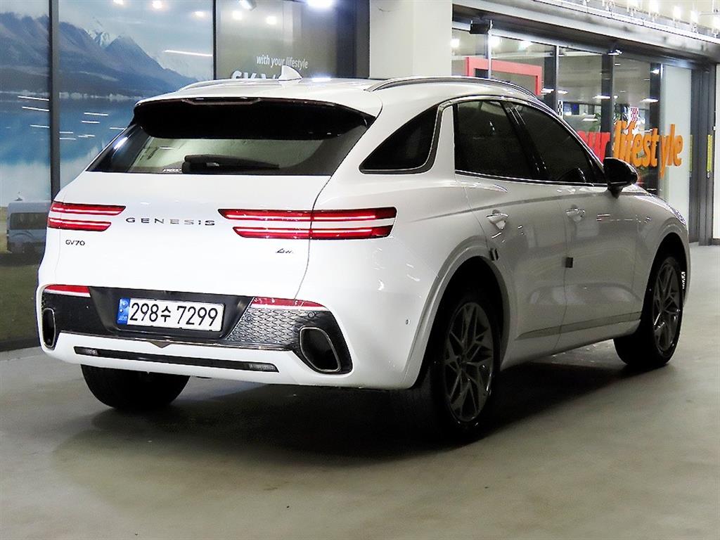 Genesis GV70 - Vista 4