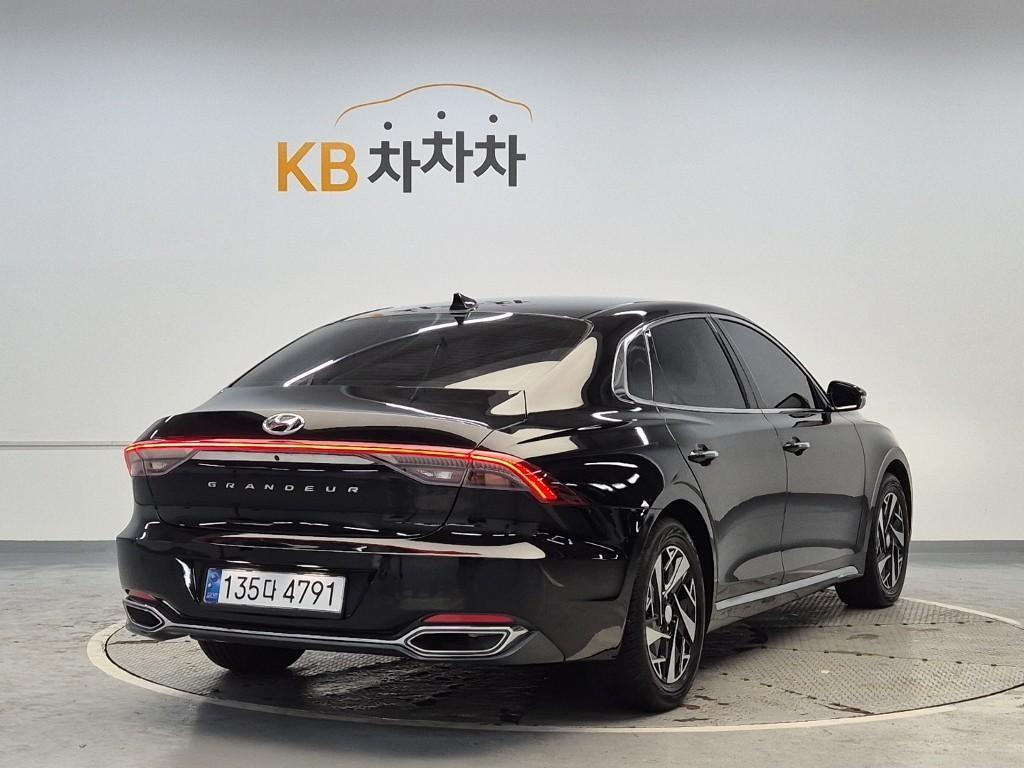 HYUNDAI Grandeur - Vista 3