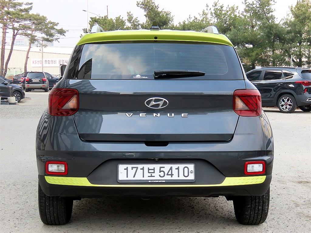 HYUNDAI Venue - Vista 4