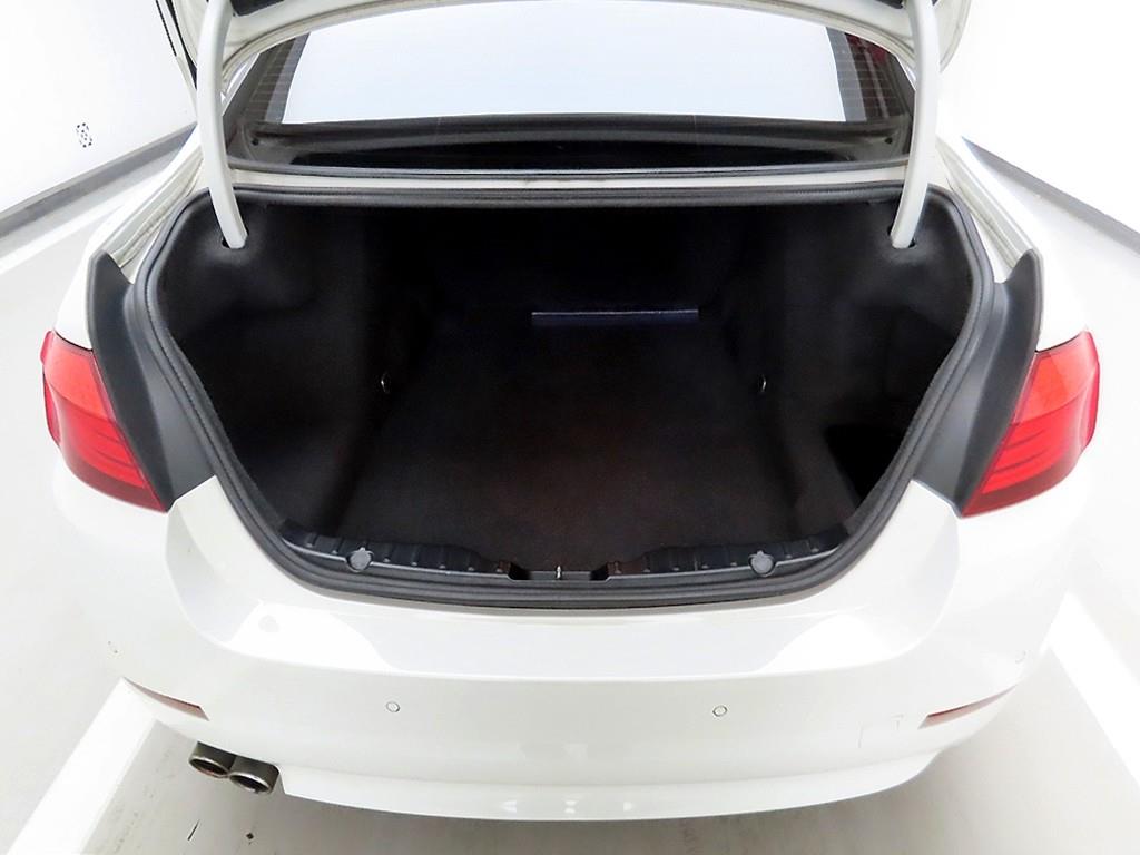 BMW 5 Series - Vista 5