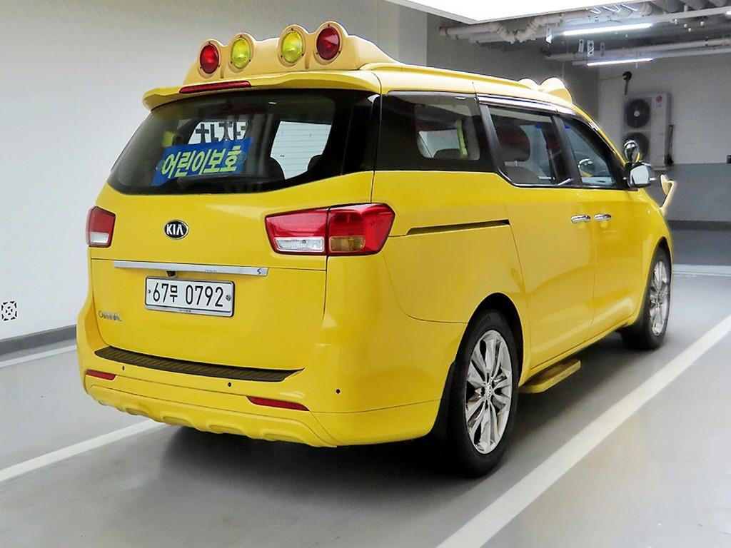 KIA Carnival - Vista 4