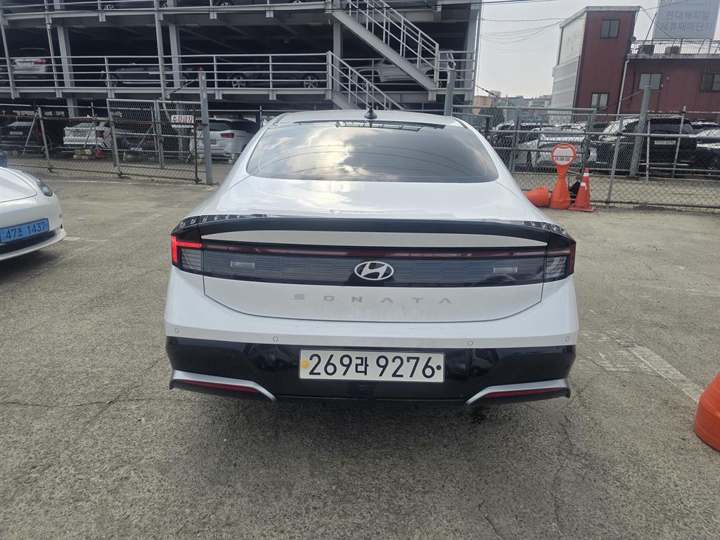 HYUNDAI Sonata - Vista 3