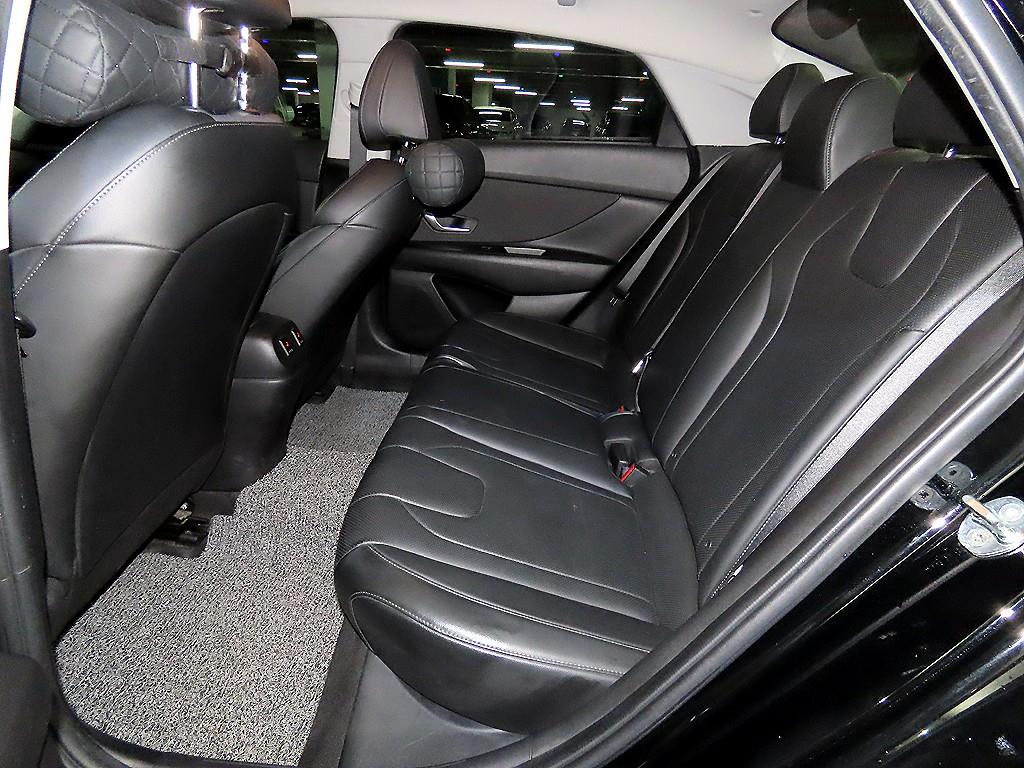 HYUNDAI Avante - Vista 7