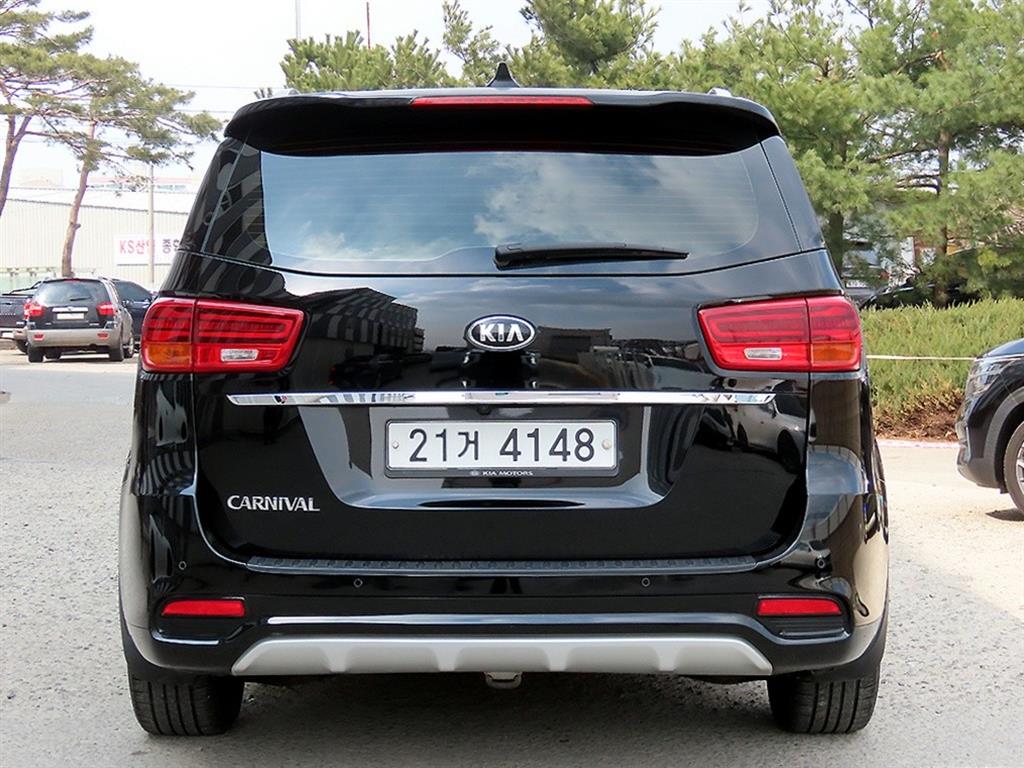 KIA Carnival - Vista 4