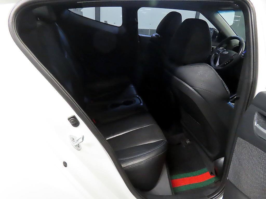 HYUNDAI Veloster - Vista 7