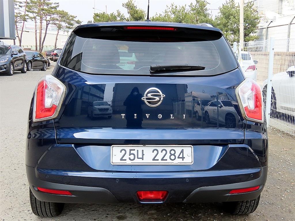 Ssangyong Tivoli - Vista 4