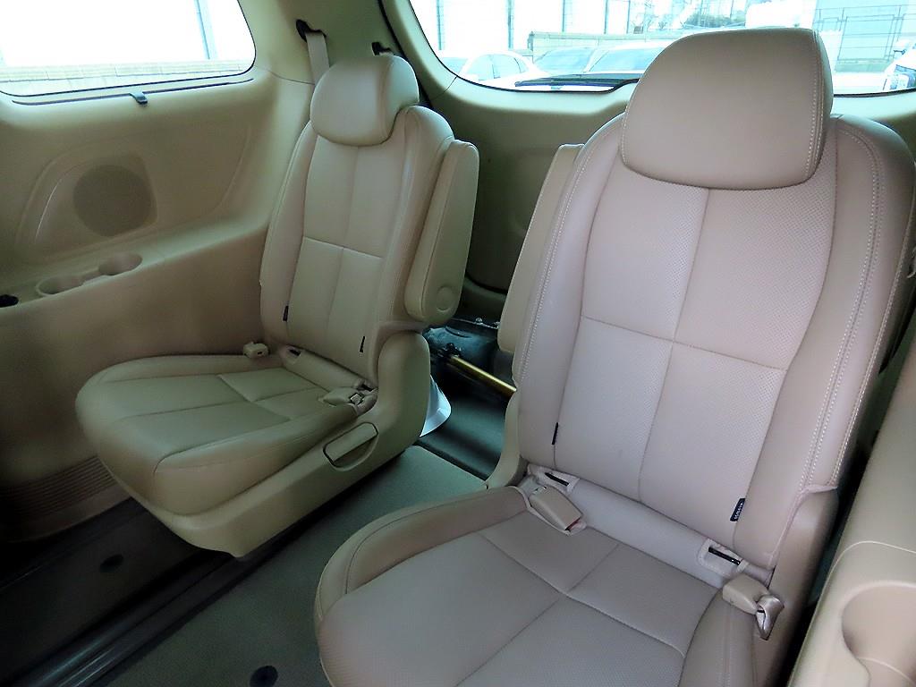 KIA Carnival - Vista 7