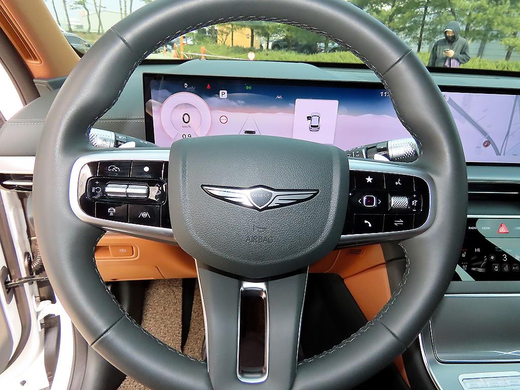 Genesis GV80 - Vista 8