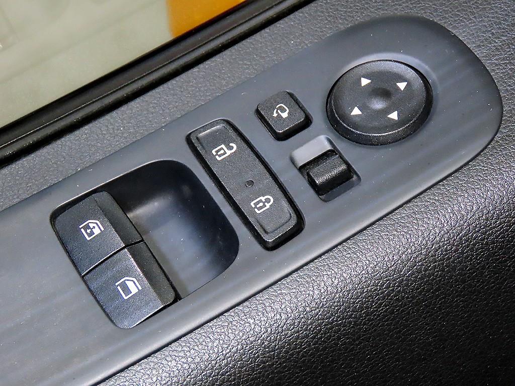 HYUNDAI Staria 2022 Amarillo - Importación desde Corea - HF Imports Iquique - Foto 13