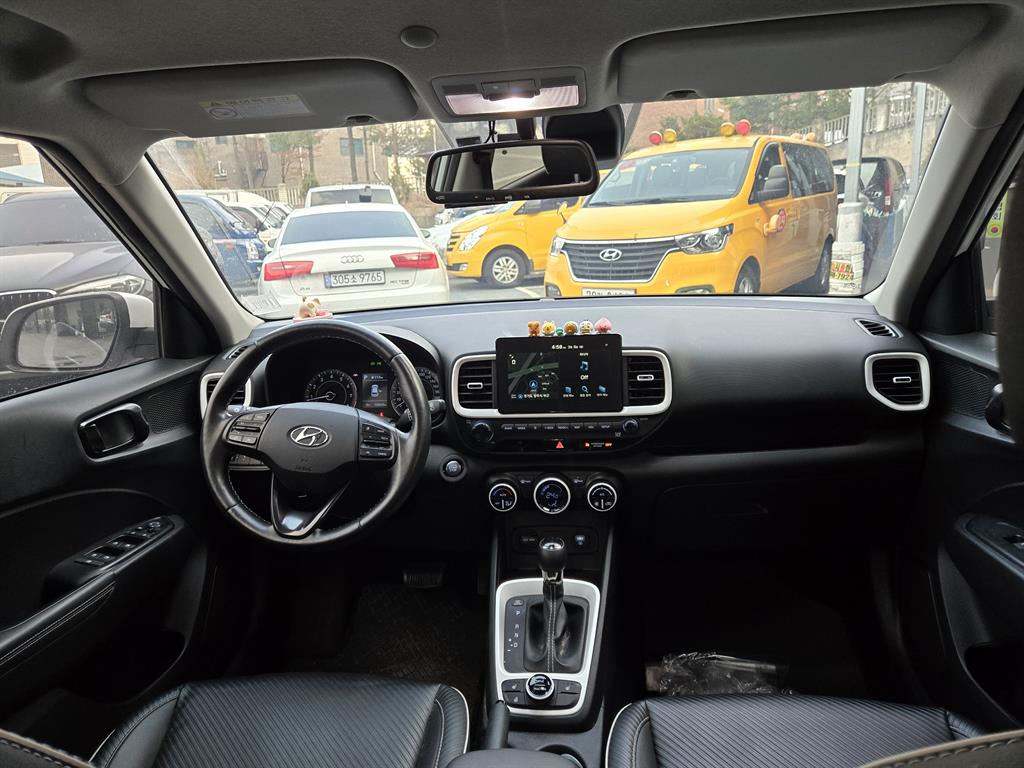 HYUNDAI Venue - Vista 6