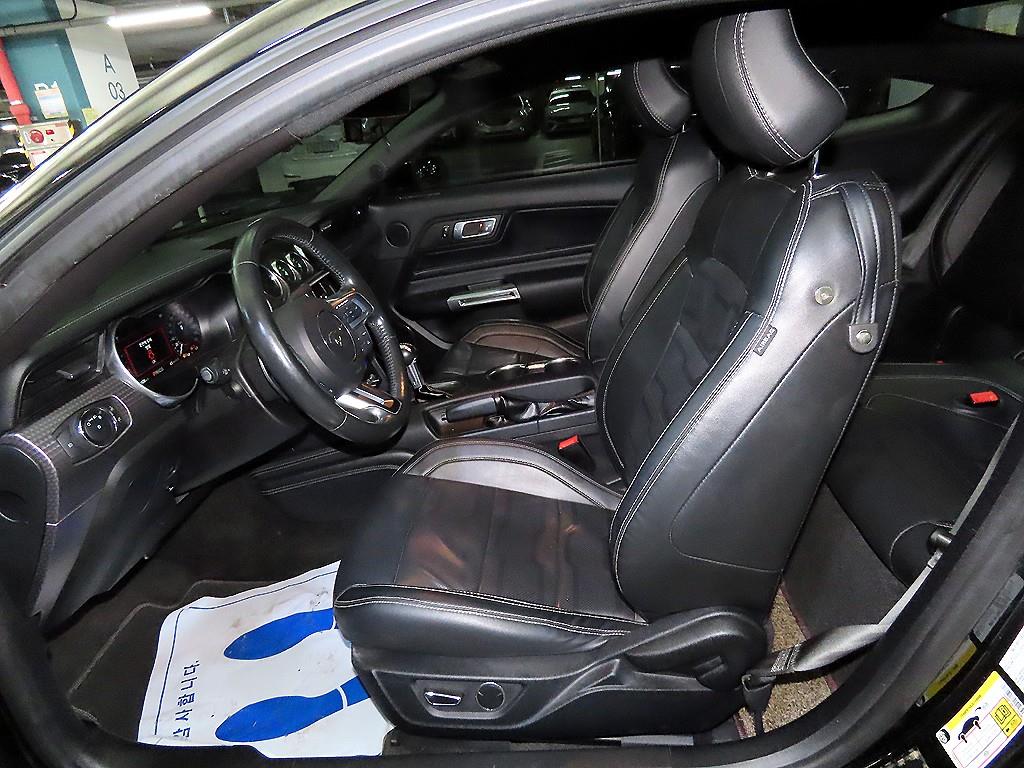 Ford Mustang - Vista 6