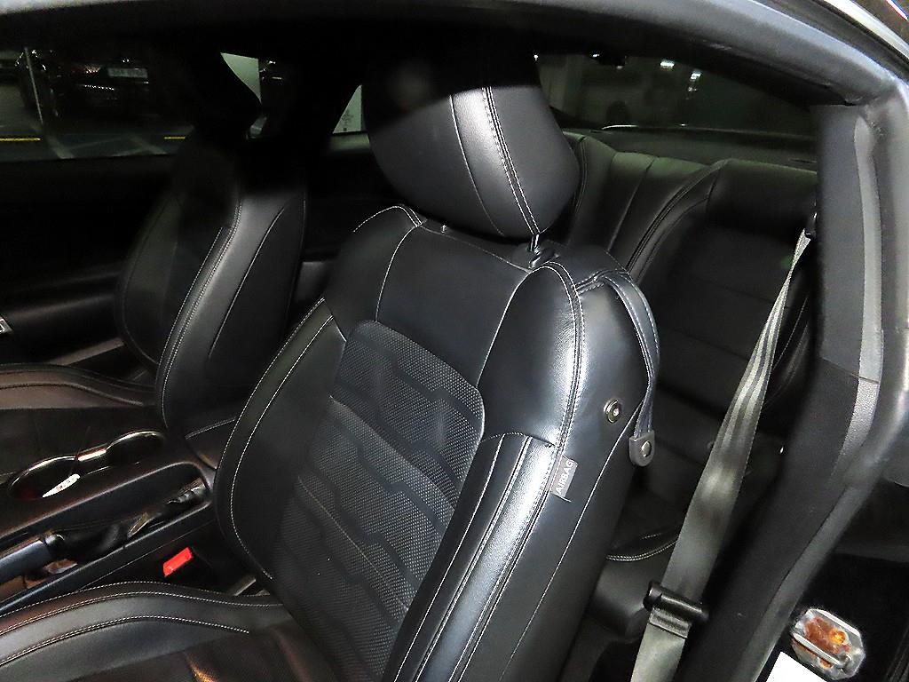 Ford Mustang - Vista 7