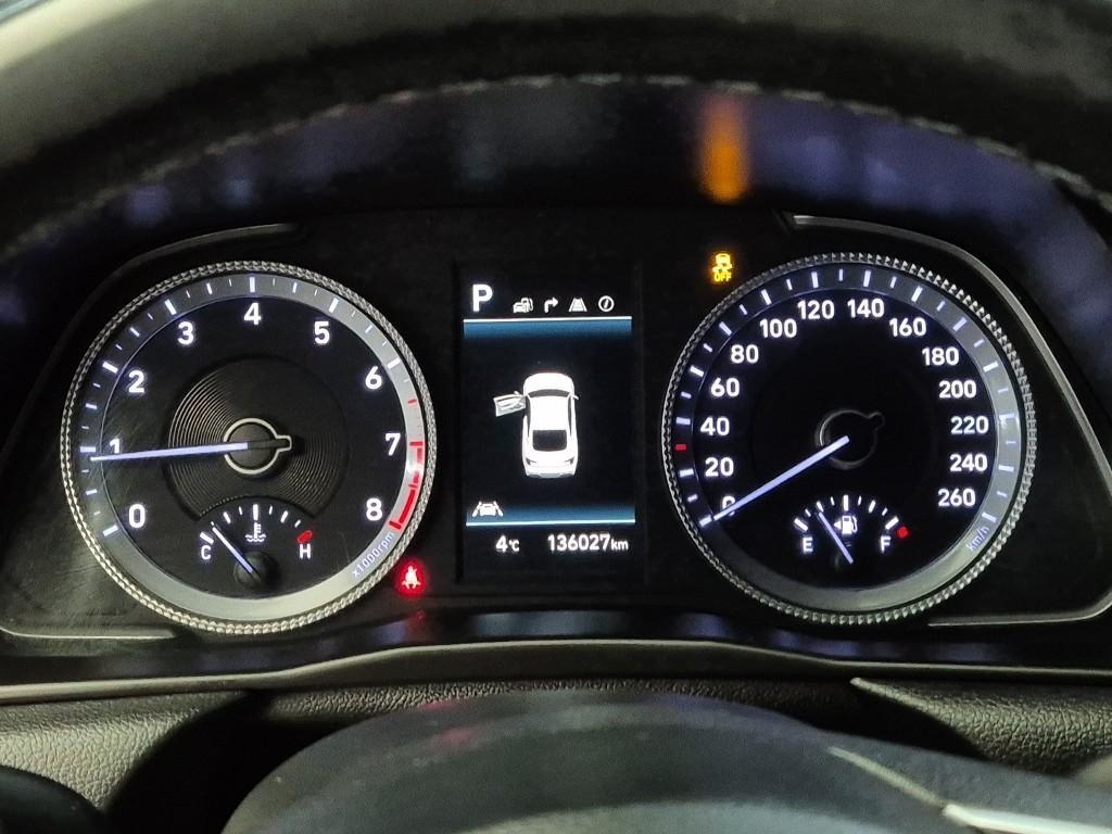 HYUNDAI Sonata - Vista 6