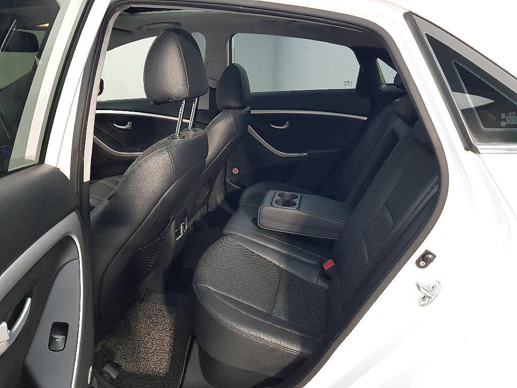 HYUNDAI i30 - Vista 9