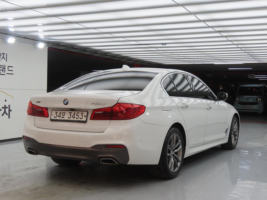 BMW 5 Series - Vista 4