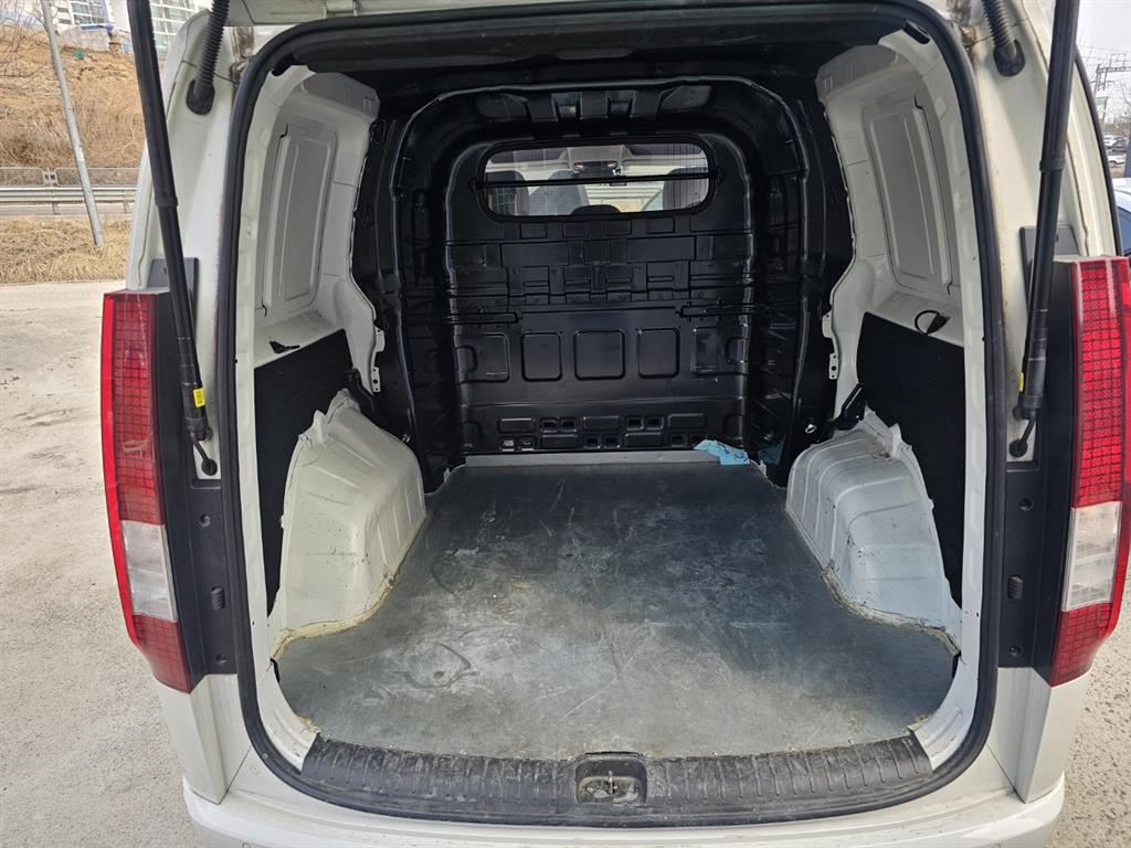 HYUNDAI Staria - Vista 5