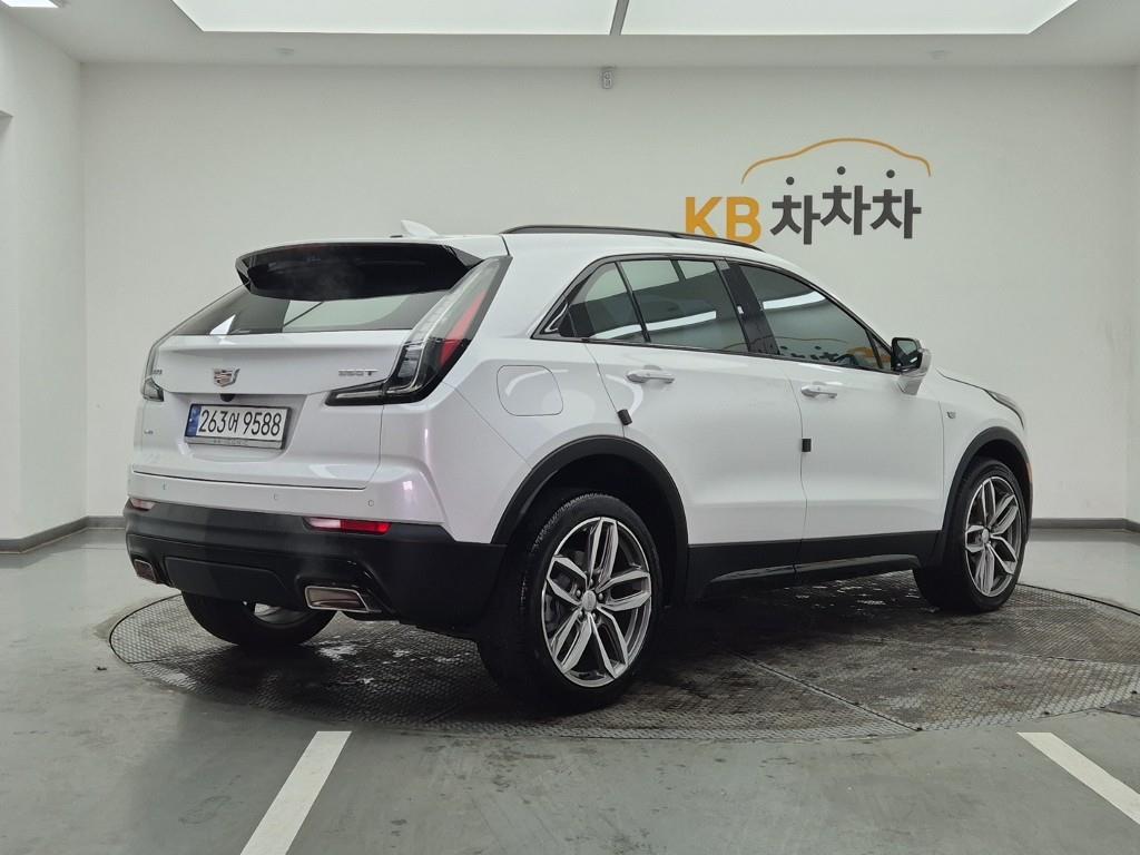 Cadillac XT4 - Vista 4