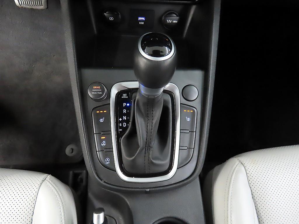 HYUNDAI Kona - Vista 10