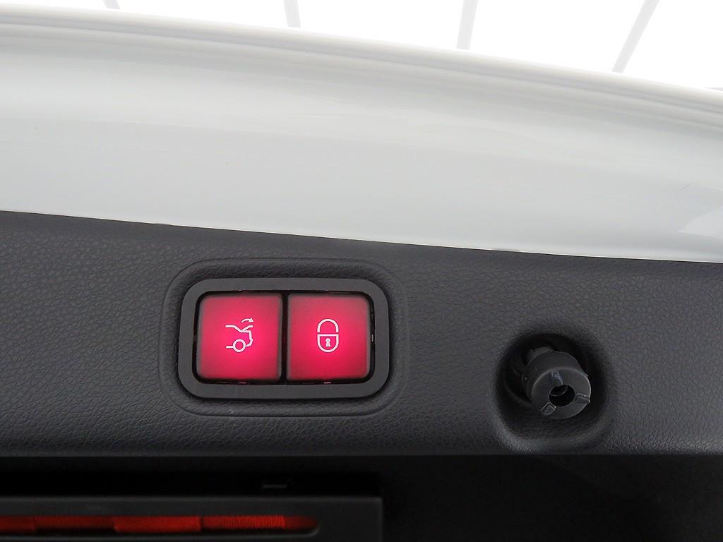 Mercedes Benz E class - Vista 5