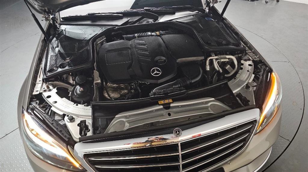 Mercedes Benz C Class - Vista 6