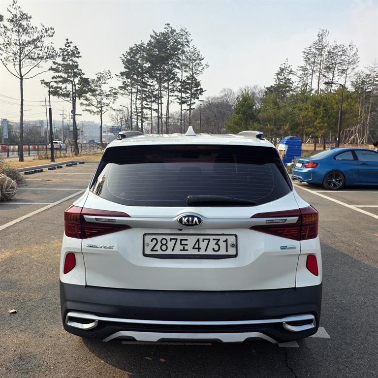 KIA Seltos - Vista 4