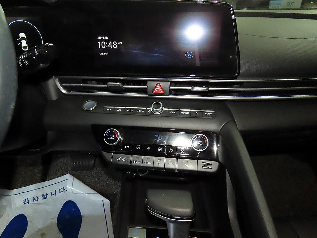 HYUNDAI Avante - Vista 11